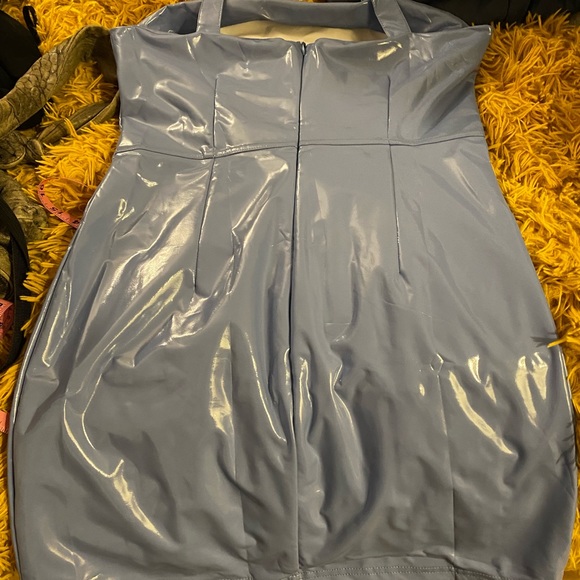 Dress - Picture 7 of 8